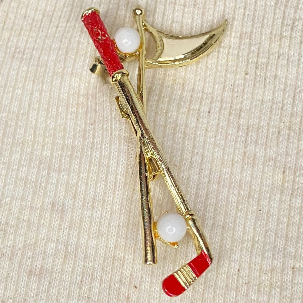 💎Gerry's Golf Club And Flag Brooch Gold Tone Red Enamel Accents White Golf Balls